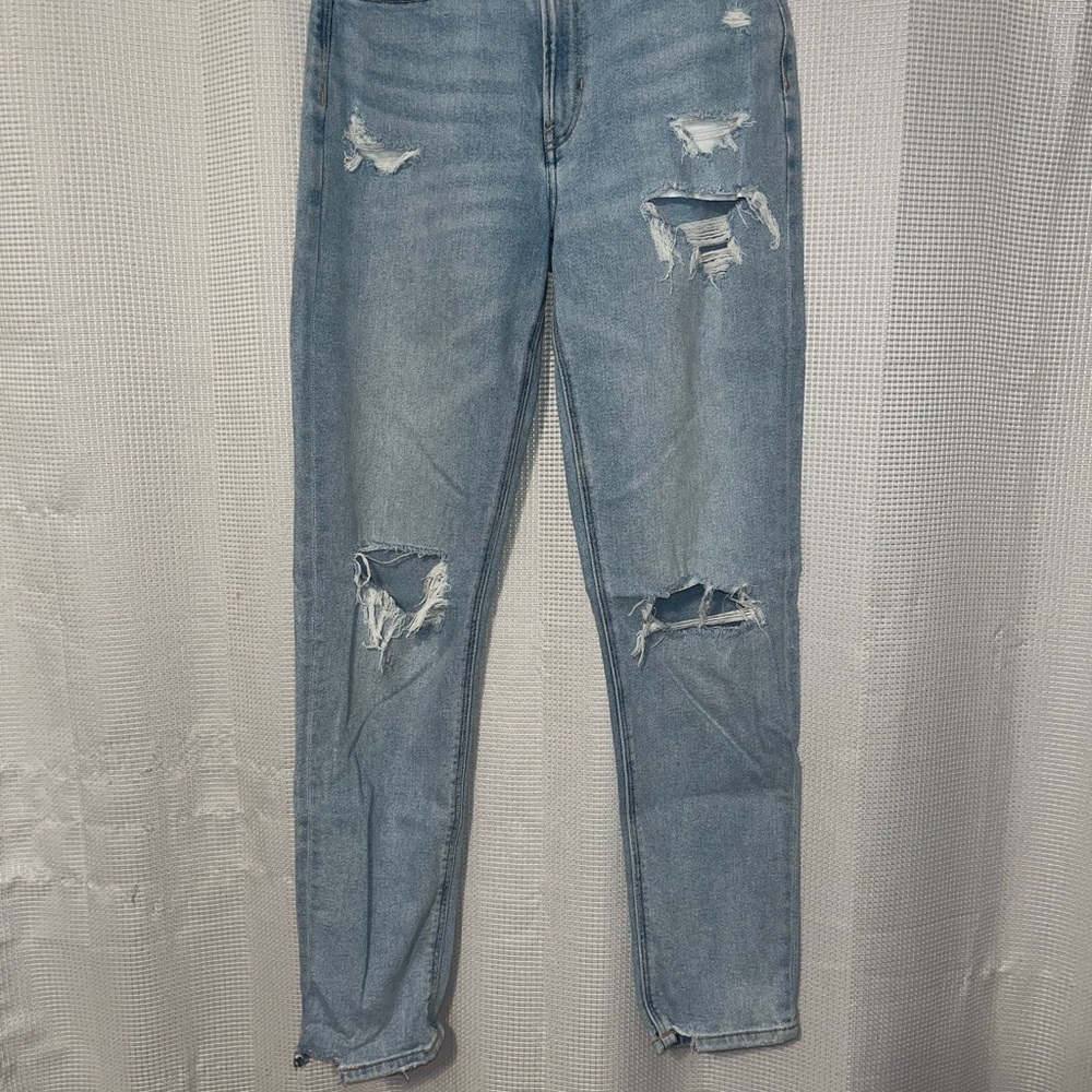 Women's Distressed American Eagle Jeans